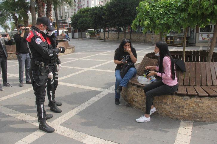 Adana'da şaşırtan maske inadı: Bu virüs bir siyonist oyunu; bu milleti boş şeylerle uğraştırmayın G3