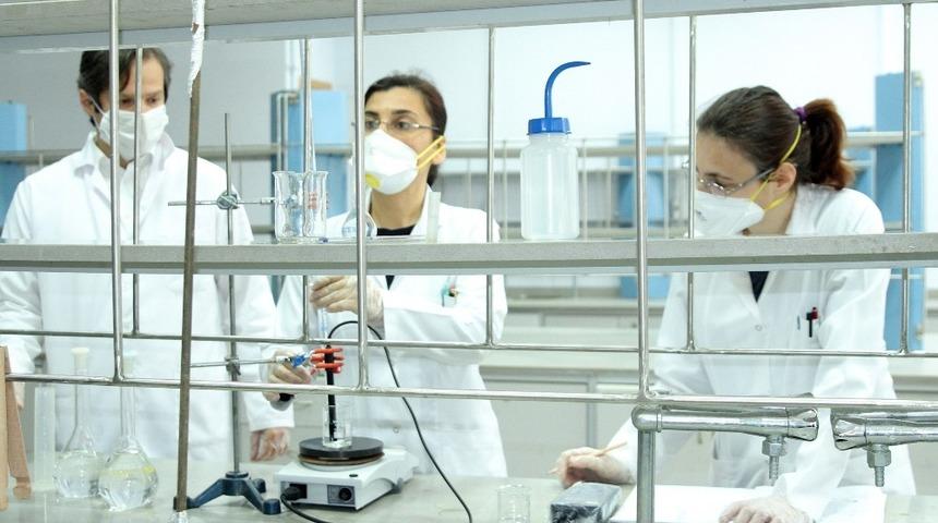 Trakya &Uuml;niversitesi Kimya B&ouml;l&uuml;m&uuml;nden dezenfektan &uuml;retimi