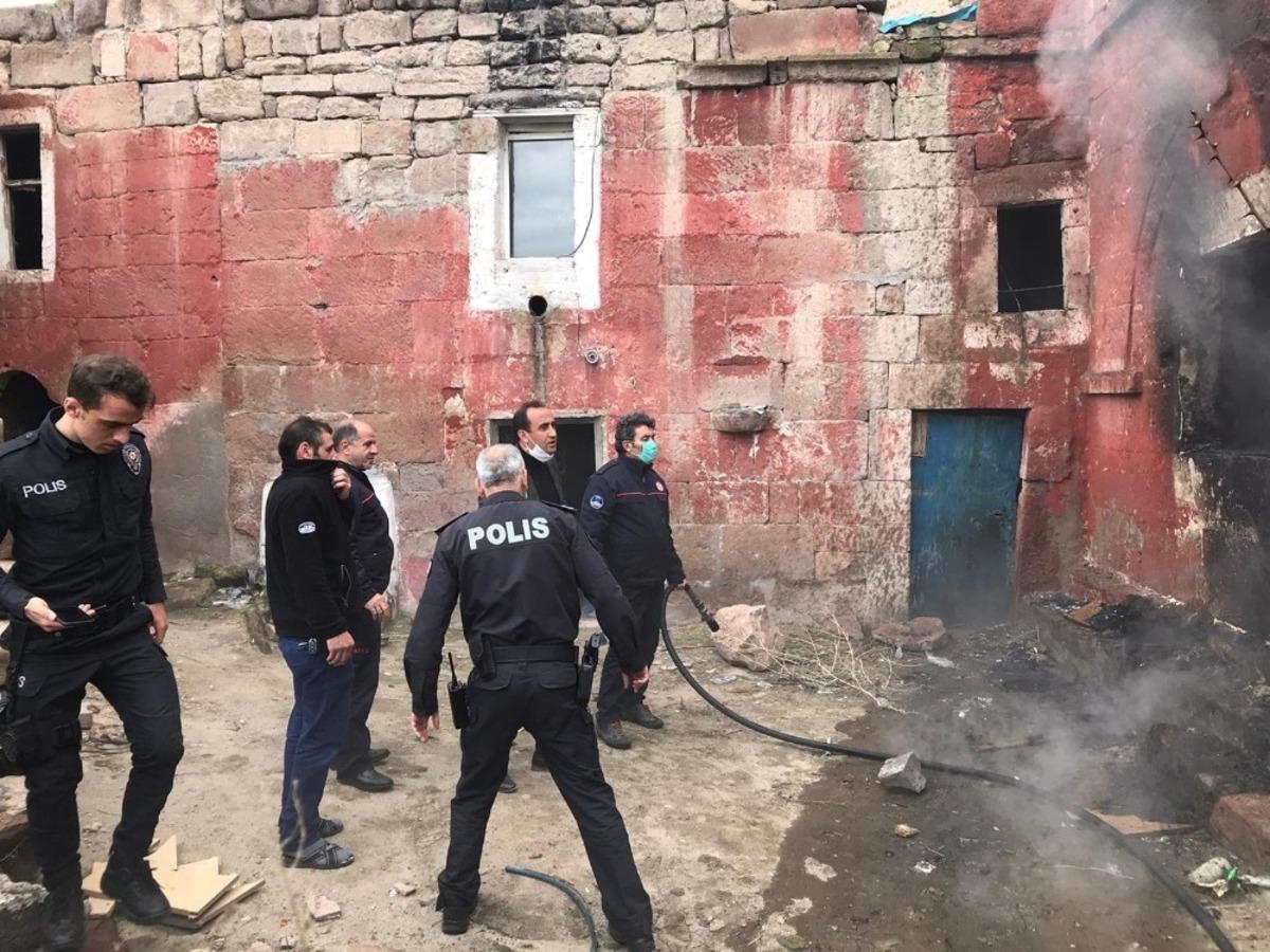 İncesu&rsquo;da metruk binada yangın &ccedil;ıktı