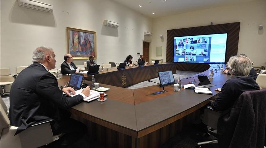 K&uuml;lt&uuml;r ve Turizm Bakanı Ersoy, İl K&uuml;lt&uuml;r ve Turizm M&uuml;d&uuml;rleriyle telekonferans sistemi ile g&ouml;r&uuml;şt&uuml;