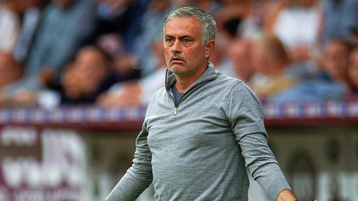 Portekizli teknik adam Jose Mourinho kendisini su&ccedil;ladı