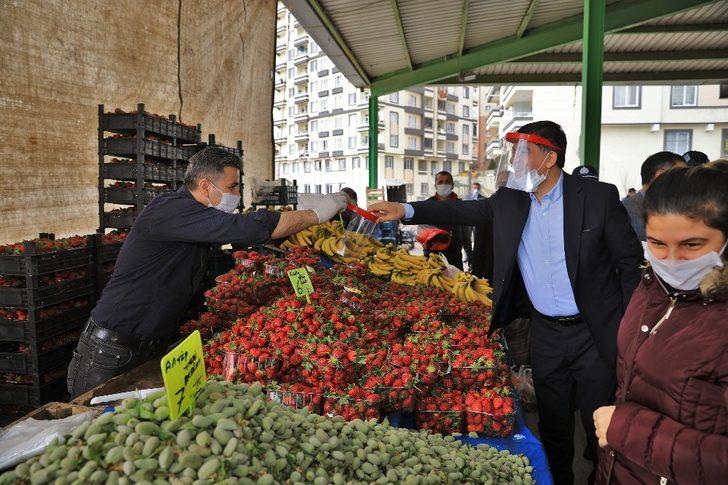 Fadıloğlu pazarcı esnafına maske dağıttı G5