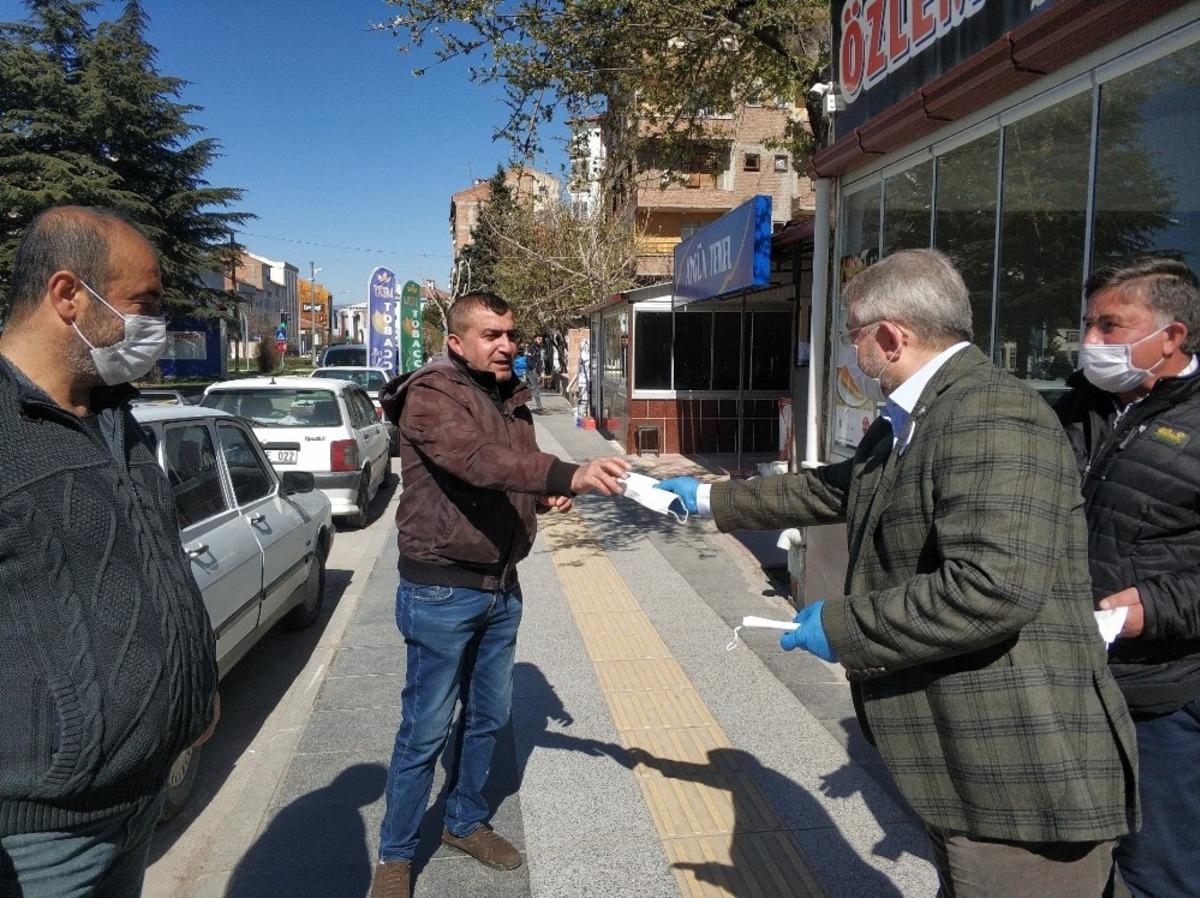 &Ccedil;orum belediyesi 300 bin maske dağıtacak