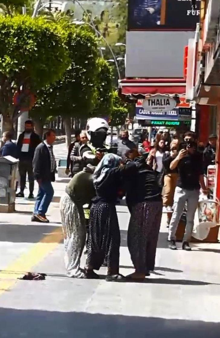Kavga eden dilenci kadınları biber gazıyla ayırdılar G2