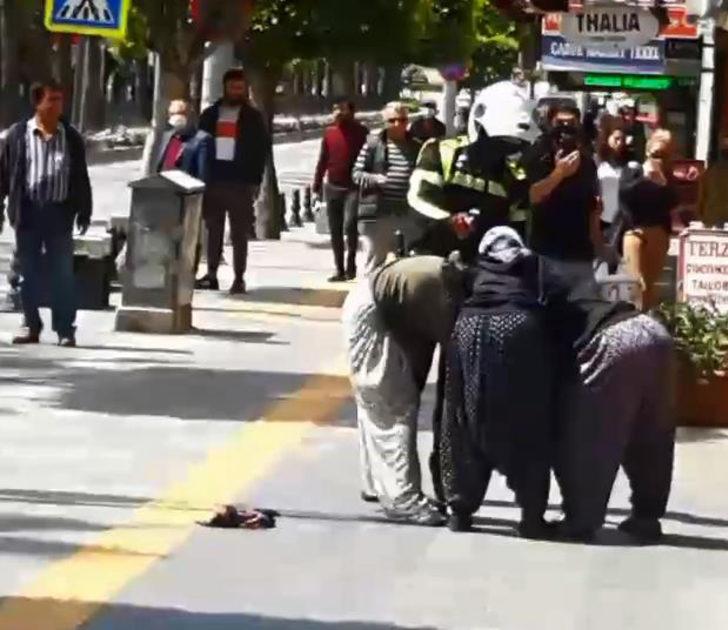 Kavga eden dilenci kadınları biber gazıyla ayırdılar G5