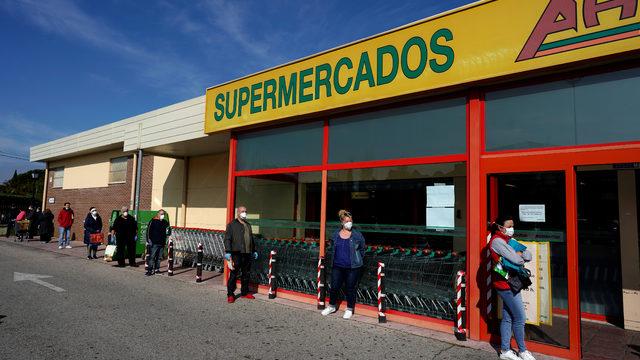 İspanya Sağlık Bakanı: Virüs bulaşma zirvesine ulaştı