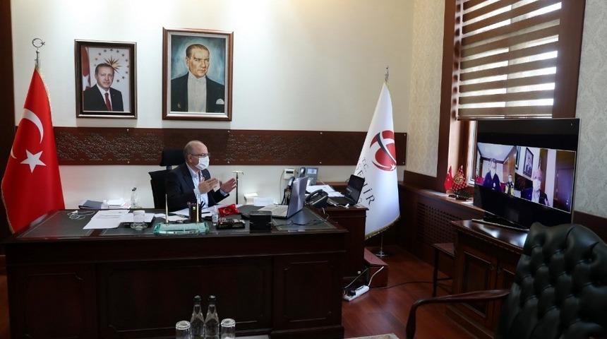 Vali &Ccedil;akacak, Covid-19&rsquo;la m&uuml;cadele ile ilgili &ccedil;alışmaları değerlendirdi