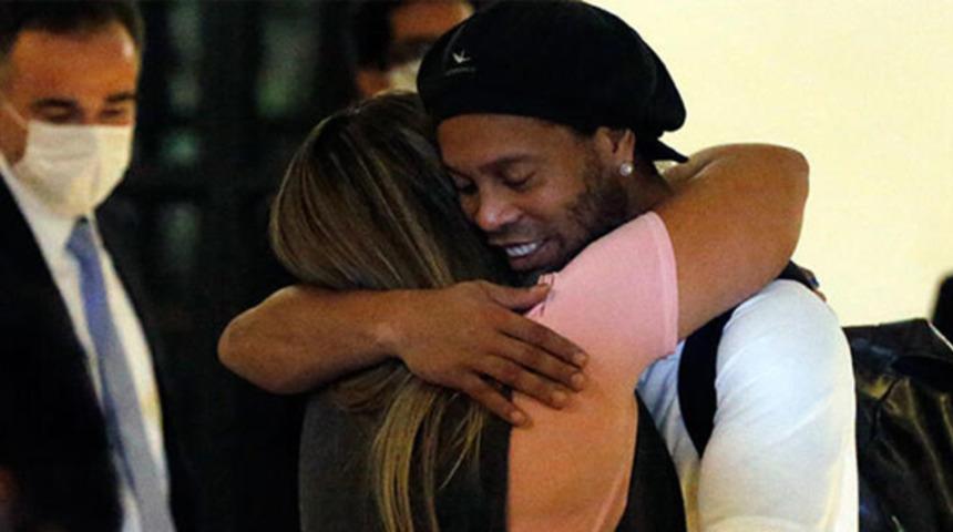 Ronaldinho'dan yeni g&ouml;r&uuml;nt&uuml;ler! İşte hapishaneden &ccedil;ıkış anı