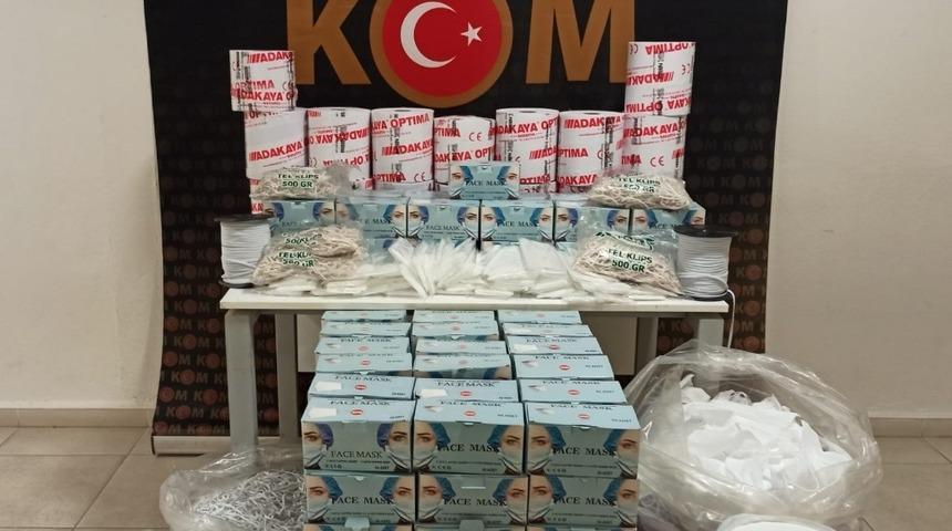 Bayburt’ta kaçak maske imalatı yapan 2 işyerinden 6 bin 194 adet koruyucu tıbbi maske ele geçirildi