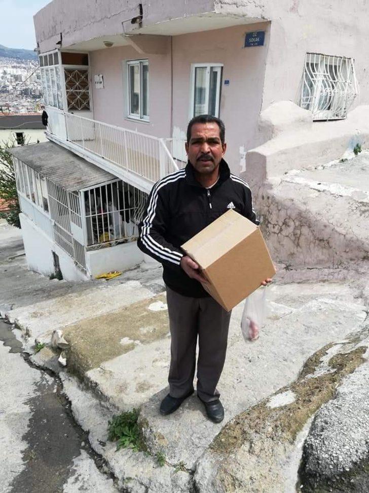 Kuşadası Romanlar Derneği hergün 1500 ekmek dağıtıyor G2