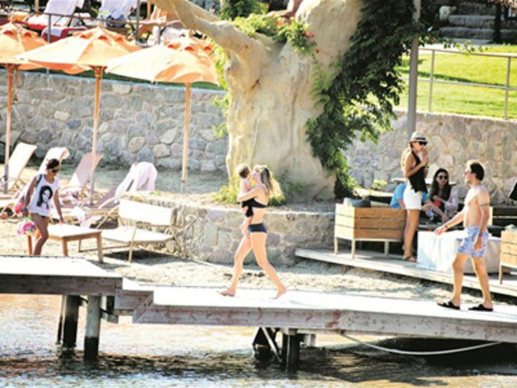 Tuba Ünsal - Mirgün Cabas çifti tatilde G3