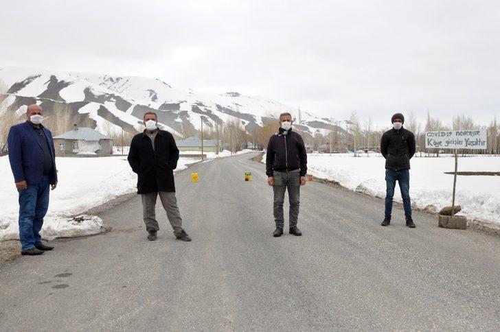 Tabela asarak köyü giriş çıkışlara kapattılar G5