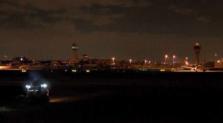 İstanbul'daki salgın hastanelerindeki çalışmalar gece de devam etti G2