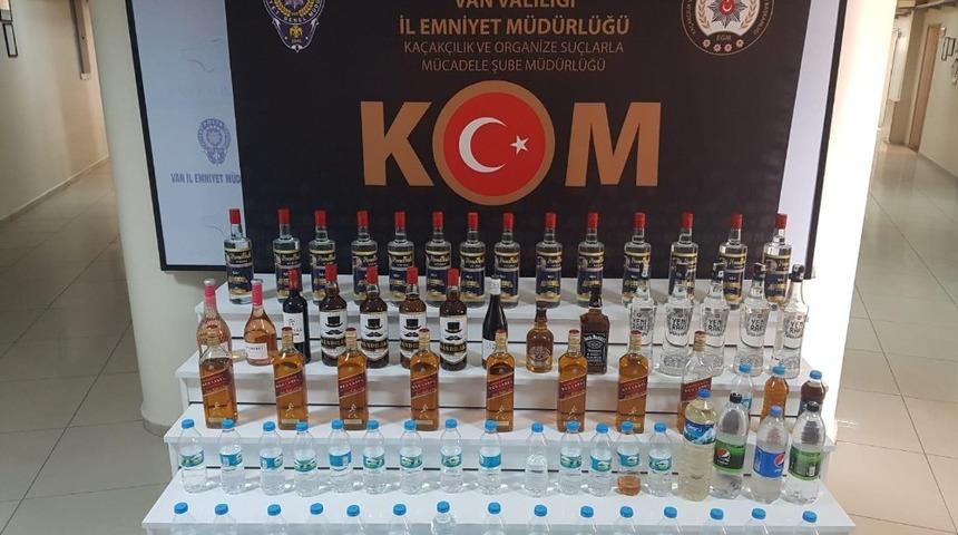 Van&rsquo;da 73 şişe ka&ccedil;ak alkoll&uuml; i&ccedil;ecek ele ge&ccedil;irildi
