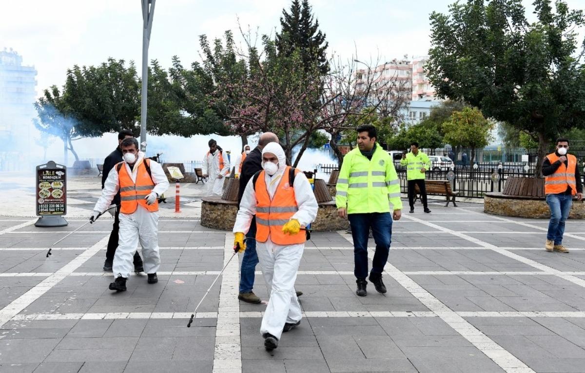 Maske ve eldivenler i&ccedil;in &ouml;zel atık kutuları yerleştirildi