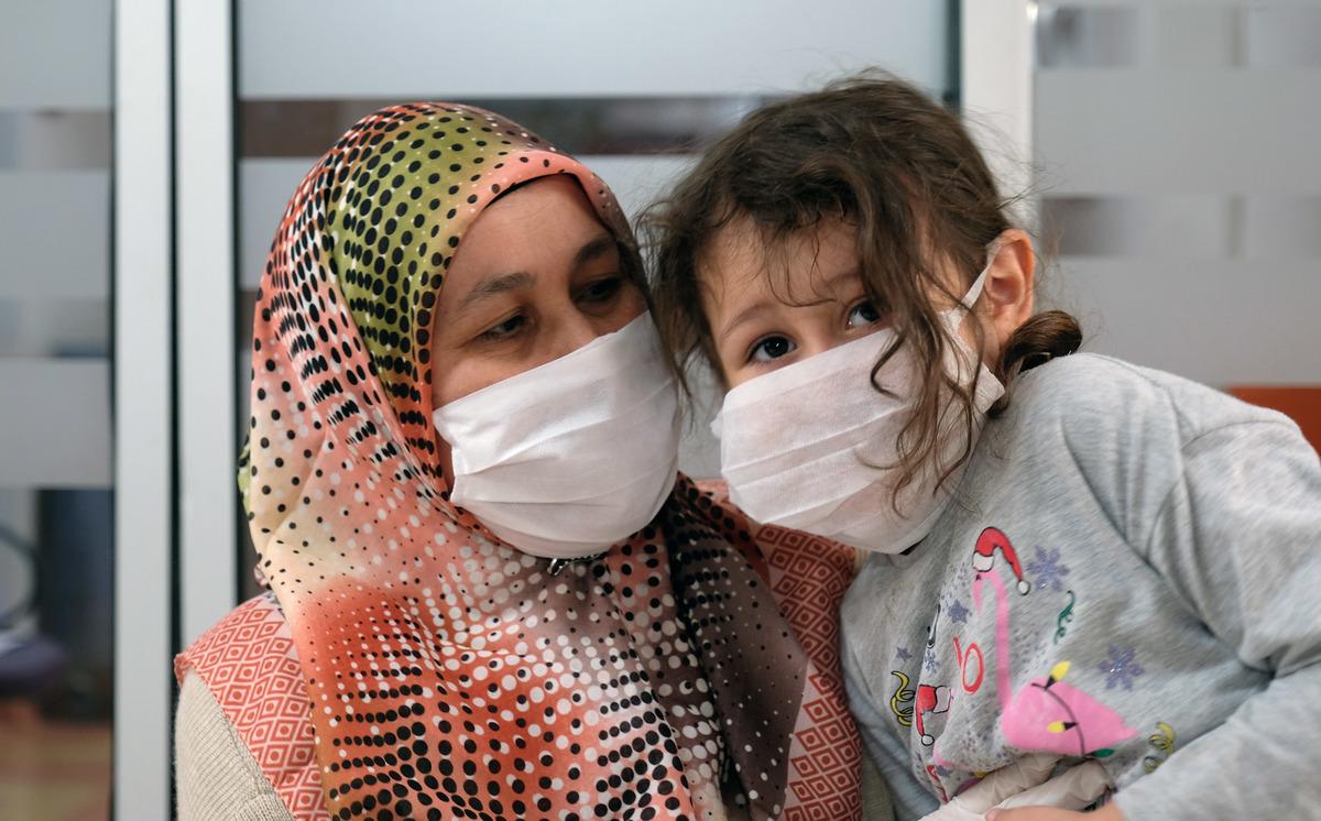 Koronavir&uuml;se yakalanan anne ile 5 yaşındaki kızı taburcu oldu