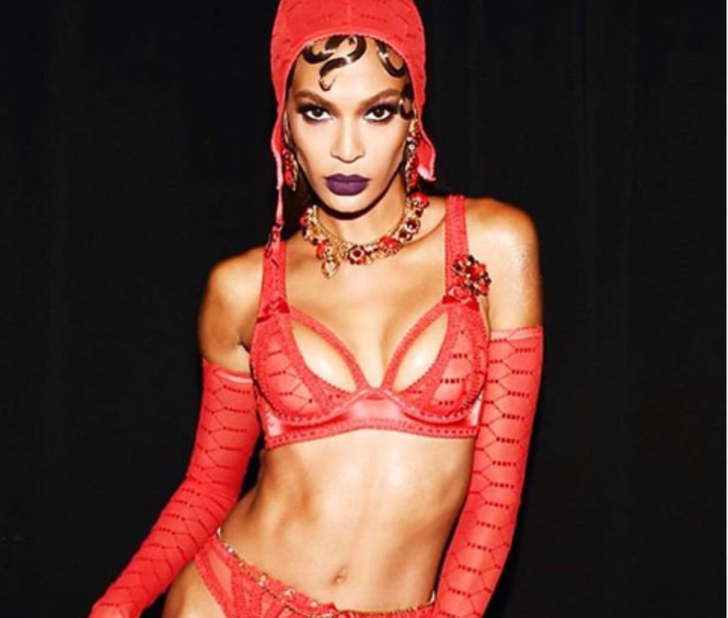 Joan Smalls'dan iddialı paylaşım: Sabah duşları... G4