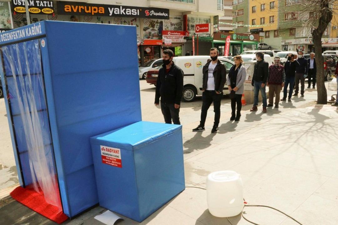 Ankara'da dezenfeksiyon kabini kuyruğu! G&ouml;ren sıraya girdi