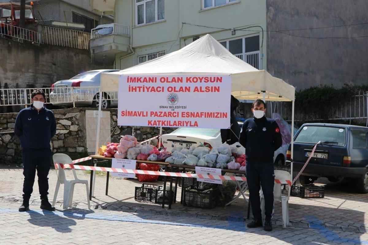 Simav&rsquo;da &rsquo;İhtiyacı olan alsın&rsquo; standı