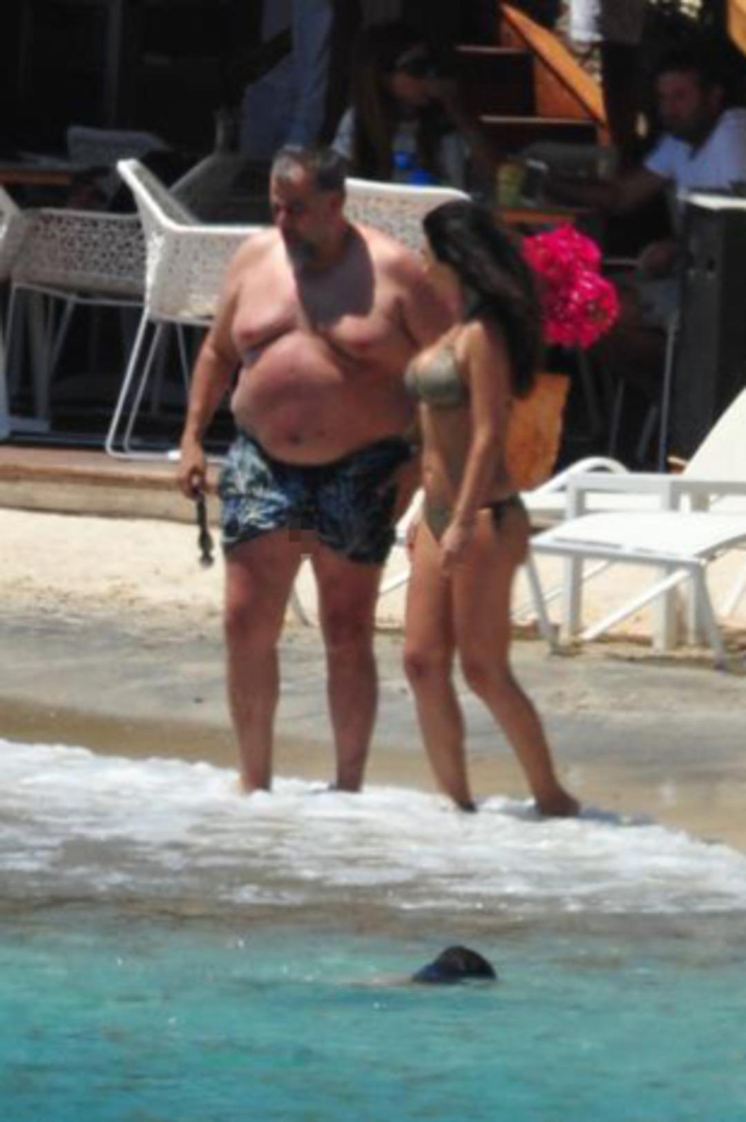 'Kocamın g&ouml;beği &ccedil;ok seksi'