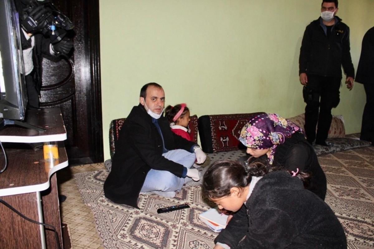 Kaymakam Can&rsquo;dan derslerini takip edemeyen &ouml;ğrencilere televizyon