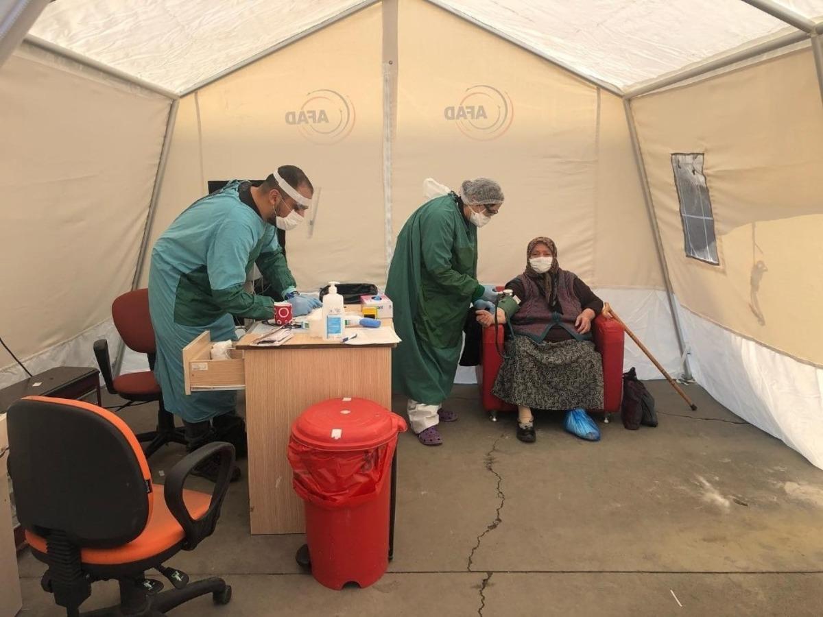 Hastane bah&ccedil;esine triaj &ccedil;adırı kuruldu