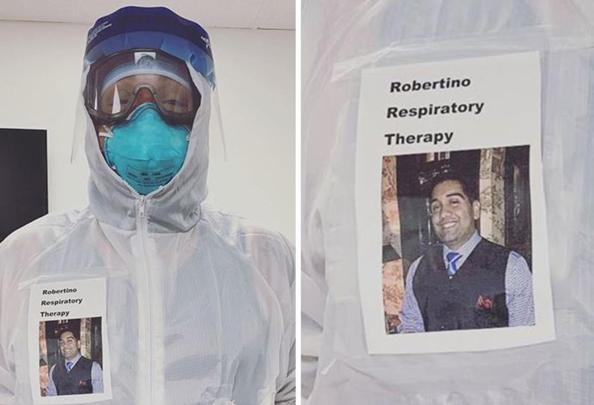 Koronavir&uuml;s hastalarına g&uuml;ven vermek i&ccedil;in koruyucu kıyafetinin &uuml;zerine g&uuml;len fotoğrafını yapıştıran doktor