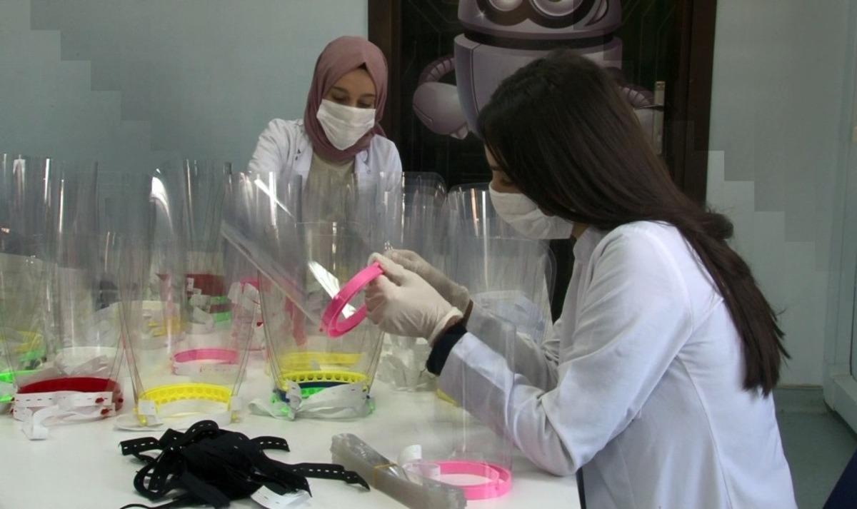 Sultangazi Belediyesinden sağlık &ccedil;alışanlarına maske desteği