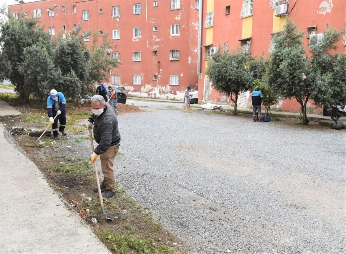 Toroslar&rsquo;da toplu konut alanlarında bakım yapılıyor