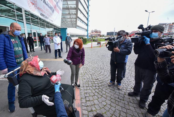21 gün sonra koronavirüsü yenen kadın: Üzüntülüyüm, çift geldim tek gidiyorum G5