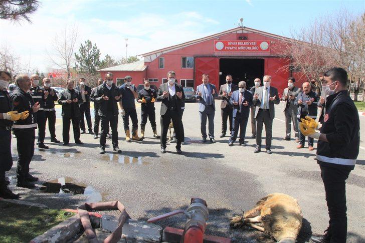 İtfaiye erleri korona virüse karşı kurban kesip dua etti G3