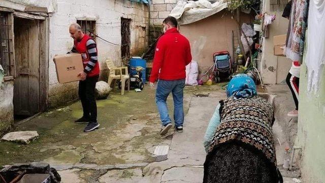 Türk Kızılay’ı yardımlarını sürdürüyor