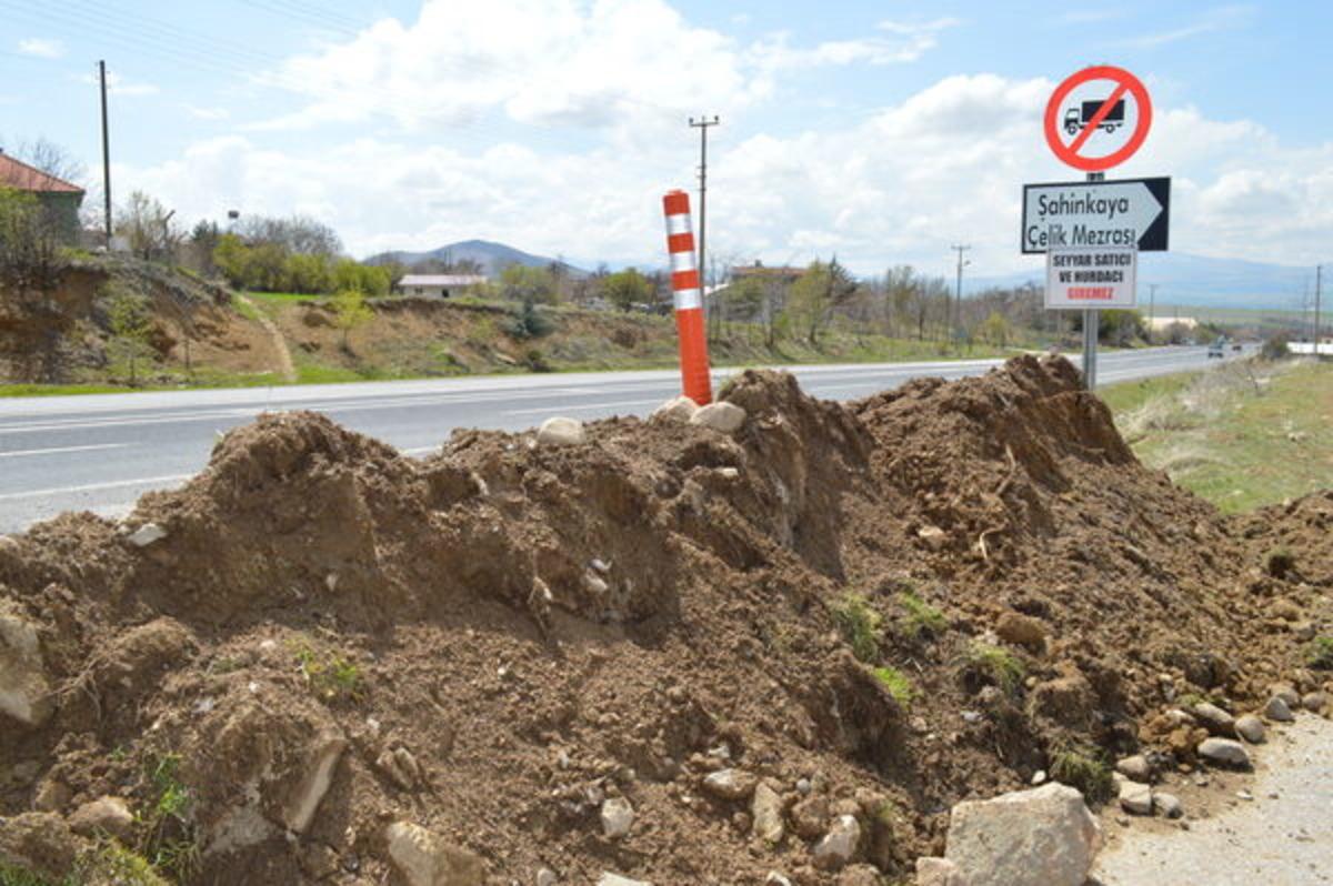 Muhtardan korona tedbiri! 6 yolu birden kapattı