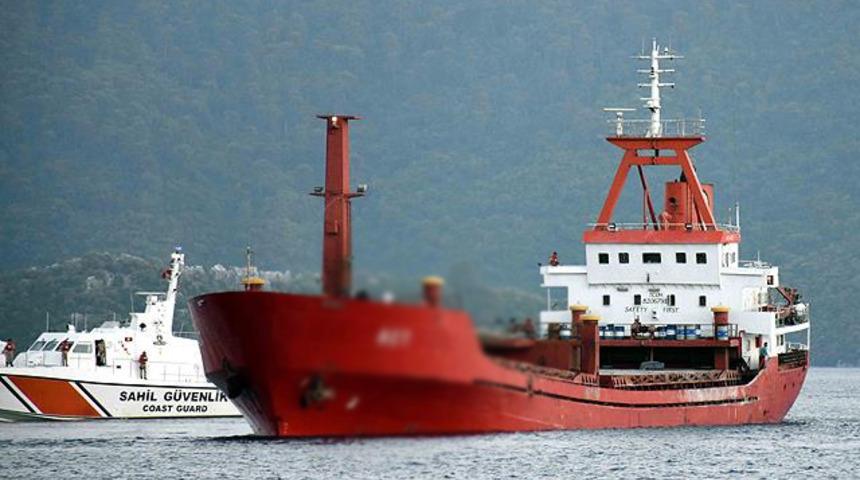 Ege'de T&uuml;rk gemisine Yunan botlarından taciz!