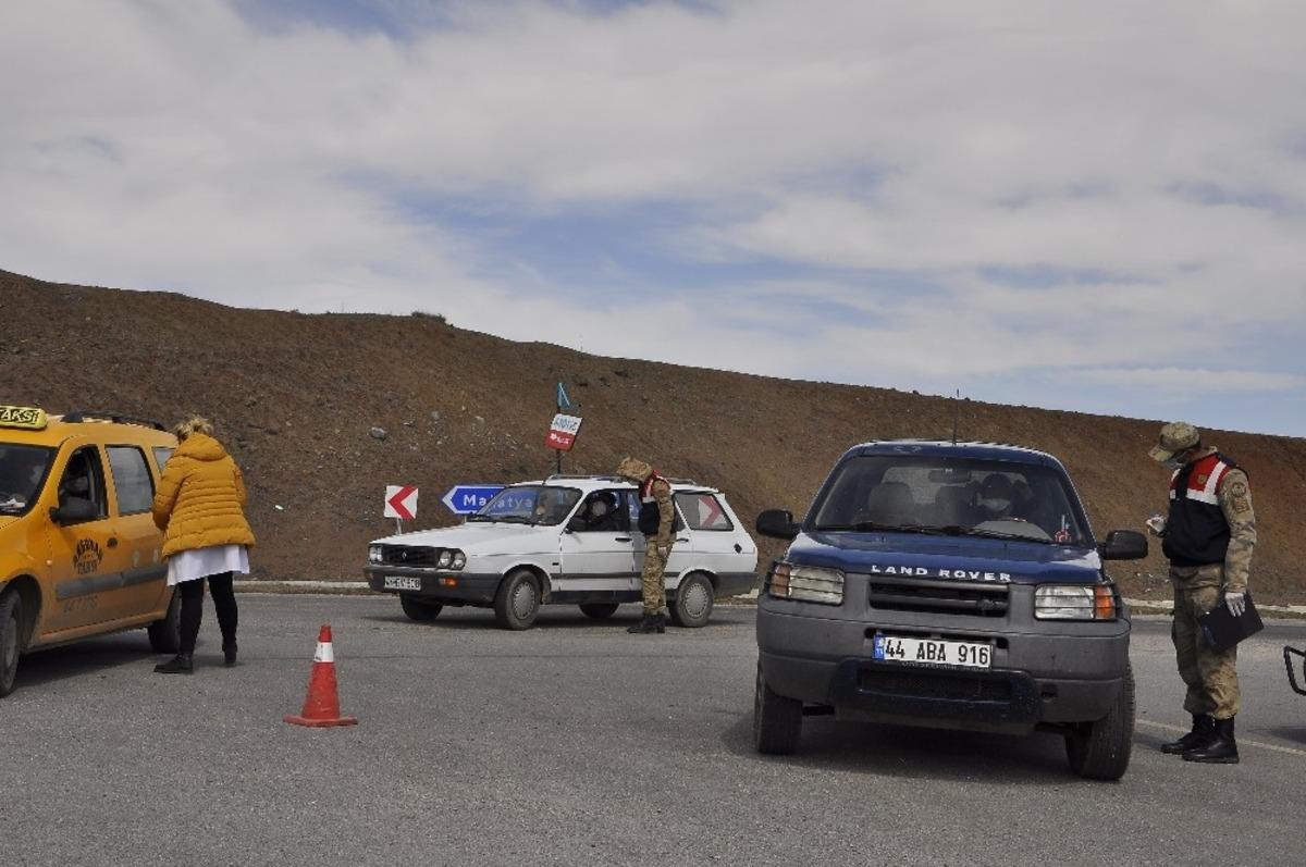 Malatya&rsquo;dan il dışına &ccedil;ıkmak isteyen 12 bin kişiden 2 bin 382&rsquo;sine izin verildi
