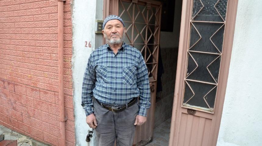 Maaşını bağışlayan Kıbrıs Gazisi&rsquo;ne Vali Deniz&rsquo;den teşekk&uuml;r