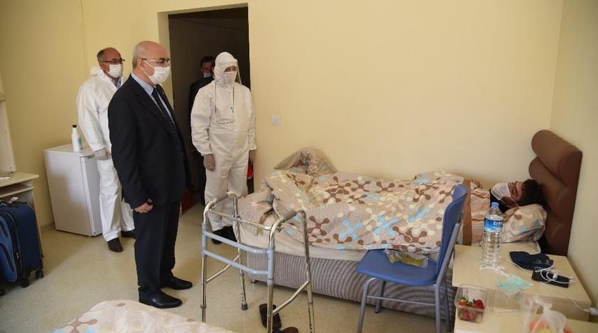 Vali K&ouml;şger karantina altındaki vatandaşları ziyaret etti