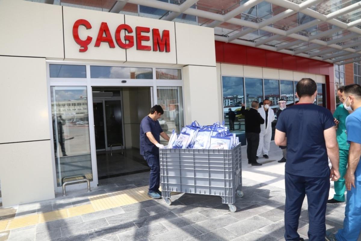 Sivas Belediyesi sağlık &ccedil;alışanlarını unutmadı