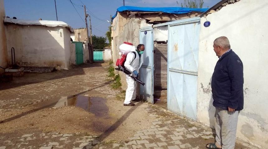 Belediye bir g&uuml;nde 11 mahalleyi dezenfekte etti