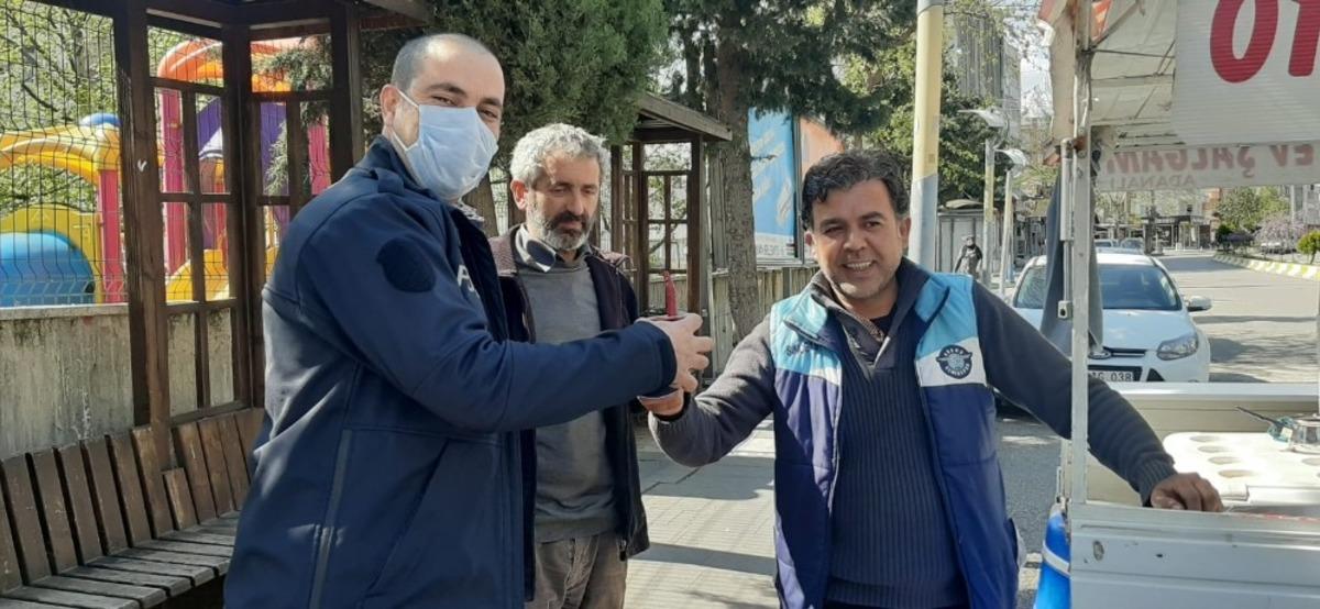 Kavga ihbarına giden polislere şalgamlı s&uuml;rpriz