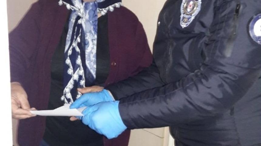 Zeynep Nine, Biz Bize Yeteriz T&uuml;rkiyem kampanyasına bin TL bağışladı