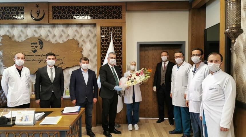 AK Parti&rsquo;den sağlık &ccedil;alışanlarına moral ziyareti