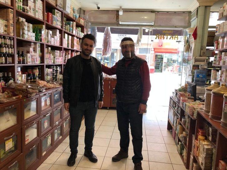 Bilecik esnafına yüz koruyucu siperlik maske dağıtıldı G1