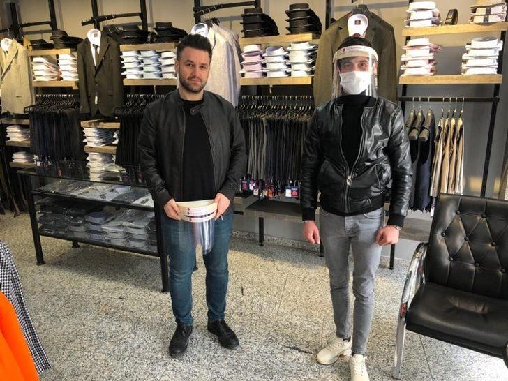Bilecik esnafına yüz koruyucu siperlik maske dağıtıldı G2