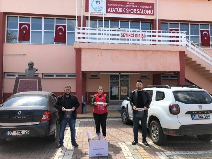 Bilecik esnafına yüz koruyucu siperlik maske dağıtıldı G3