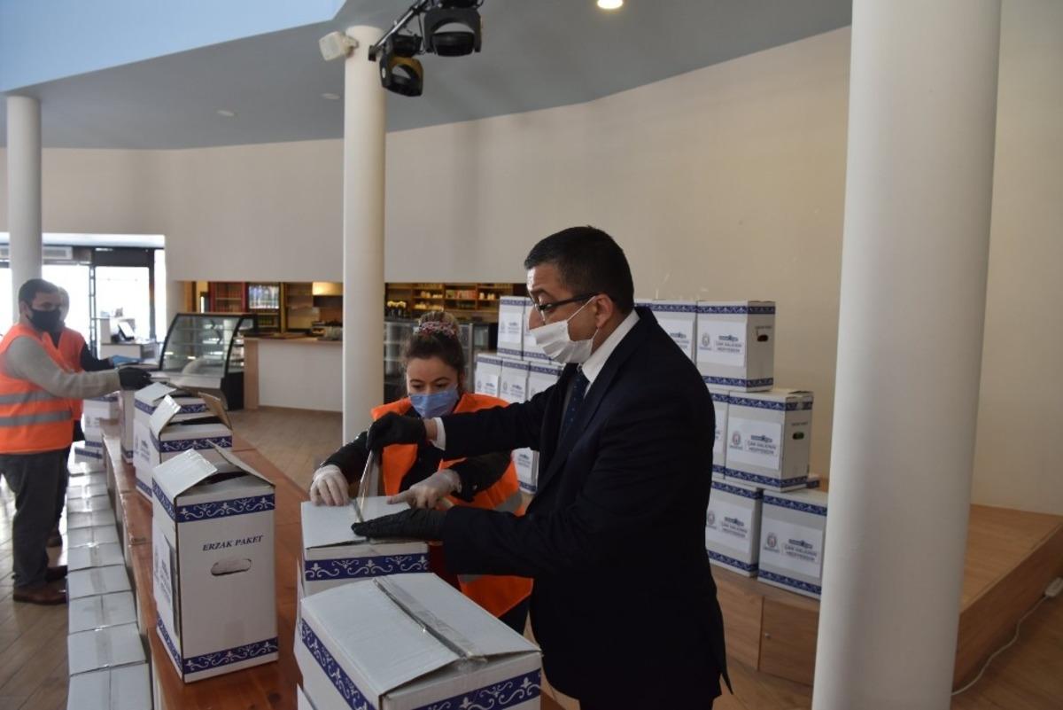 Başkan B&uuml;lent &Ouml;z&rsquo;&uuml;n &ldquo;dayanışmaya el ver&rdquo; &ccedil;ağrısına destek b&uuml;y&uuml;yor