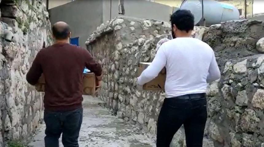 Mardinli yardımseverlerden ihtiyaç sahibi ailelere destek