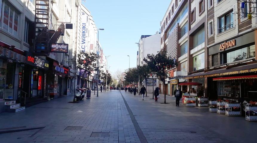 Son dakika: Esenler'de D&ouml;rtyol Meydanı ile Davutpaşa Caddesi yaya giriş-&ccedil;ıkışına kapatıldı