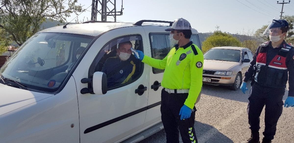 G&ouml;rdes&rsquo;in giriş ve &ccedil;ıkışlarında korona vir&uuml;s uygulamaları devam ediyor