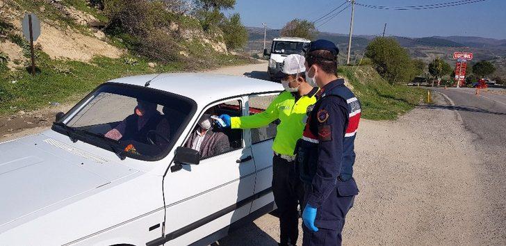 Gördes’in giriş ve çıkışlarında korona virüs uygulamaları devam ediyor G2